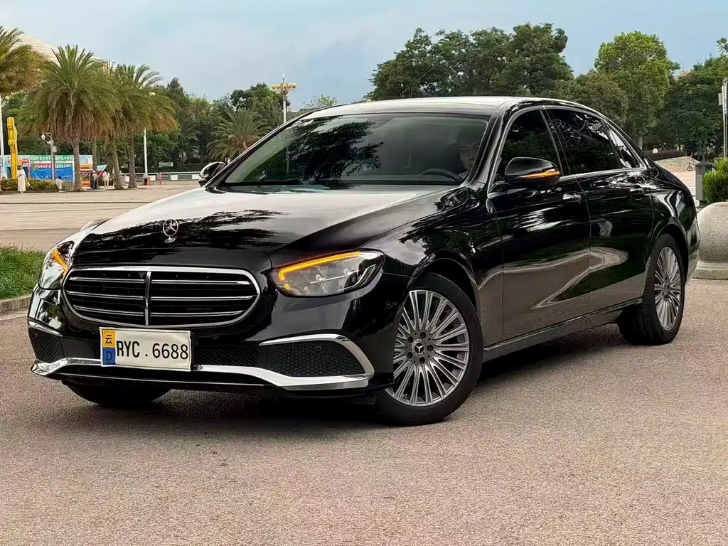Mercedes-Benz E-Class 2022