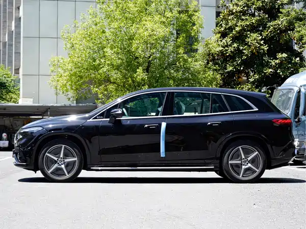 Mercedes-Benz EQS SUV 2026