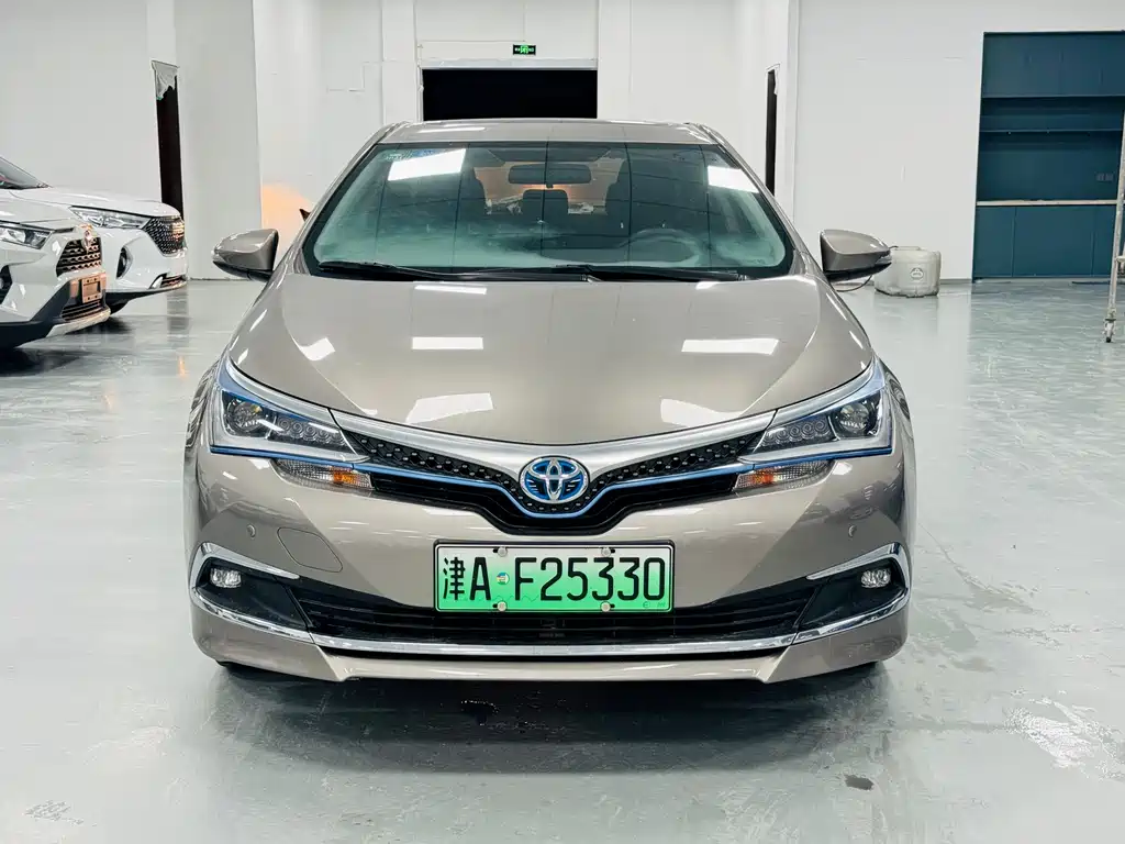 Toyota Corolla Hybrid 2019 — фото 2