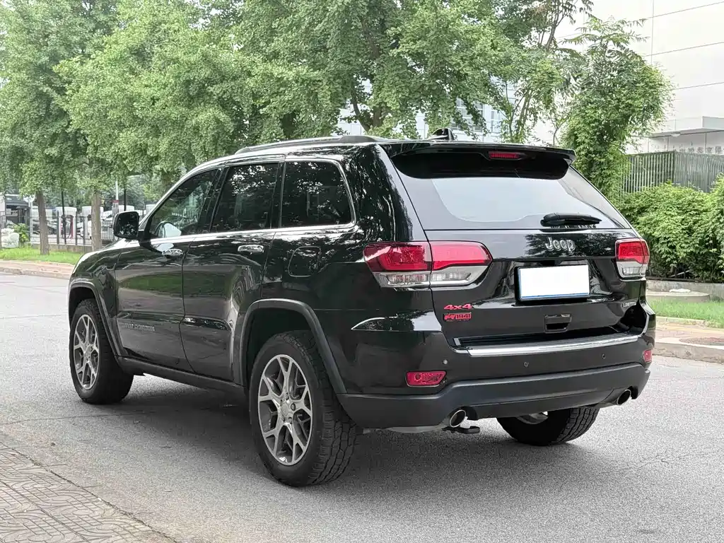 Jeep Grand Cherokee 2022 — фото 19