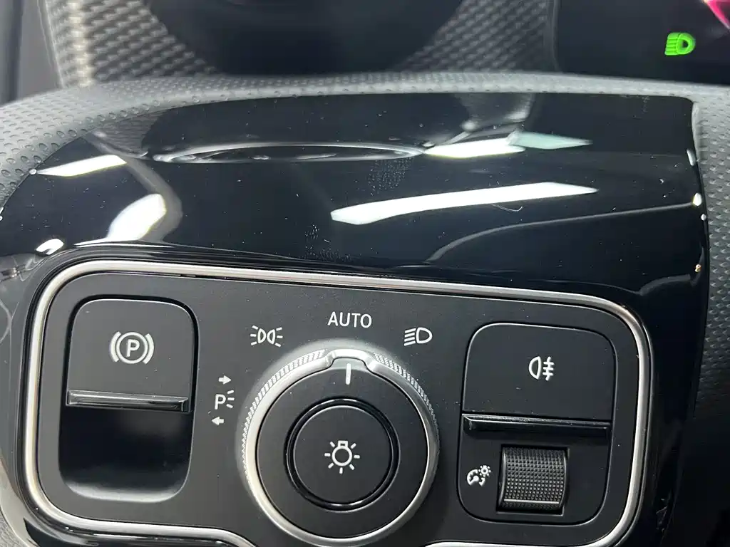 Mercedes-Benz A-Class 2023 — фото 9