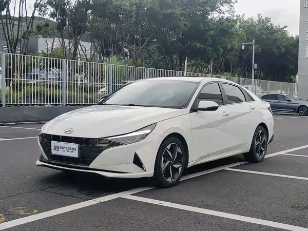 Hyundai Elantra 2023