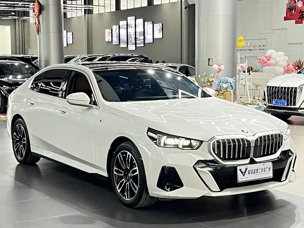 BMW 5 Series 2025