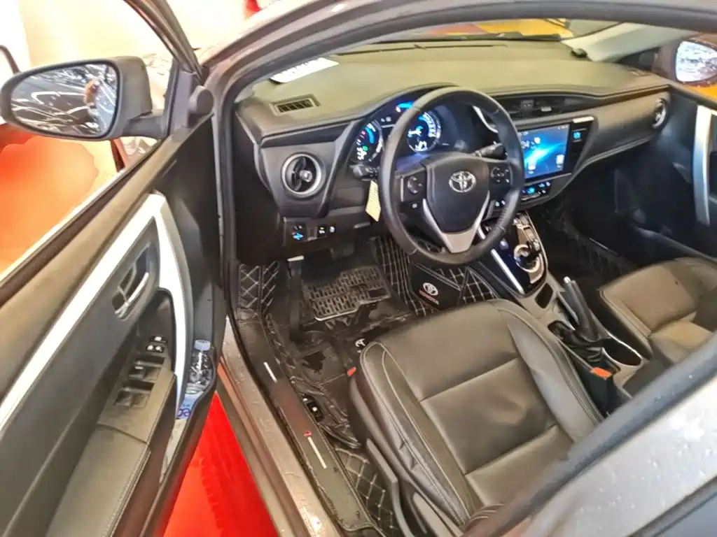 Toyota Corolla 2017 — фото 16