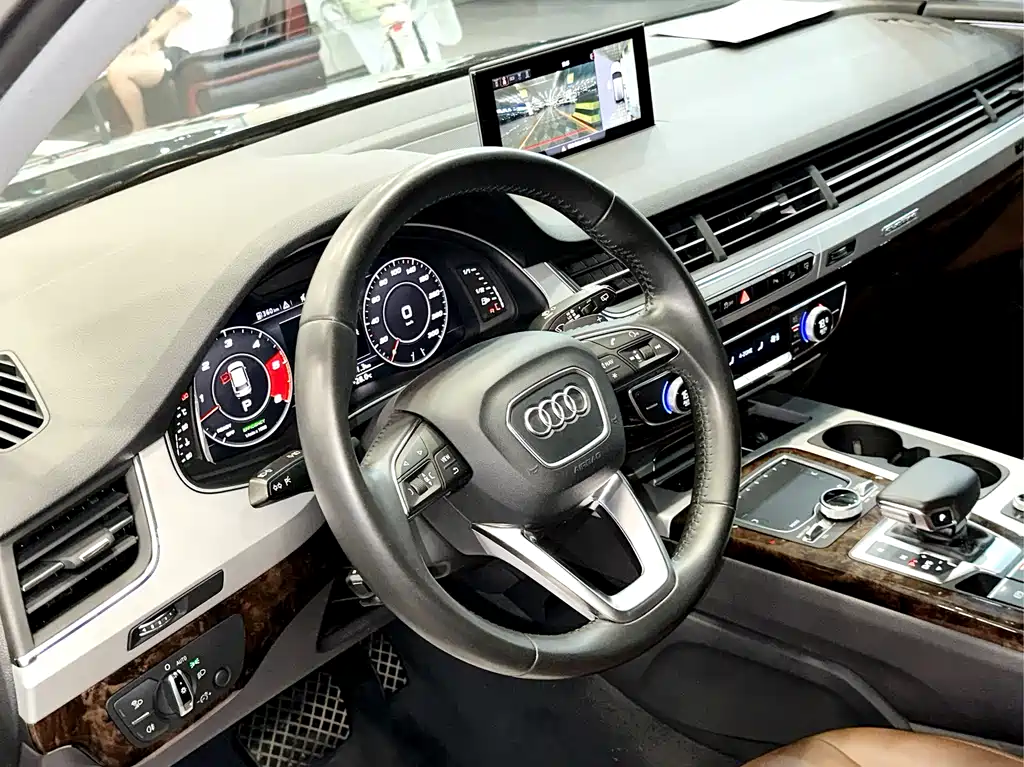 Audi Q7 2017 — фото 21