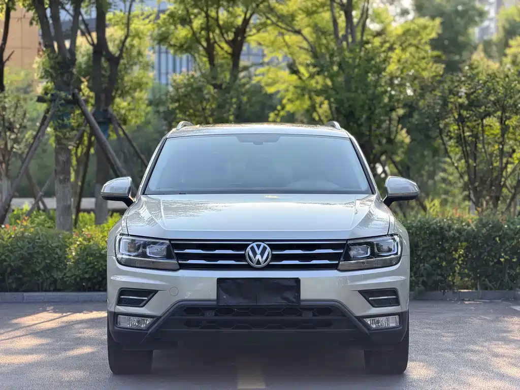 Volkswagen Tiguan L 2020 — фото 2
