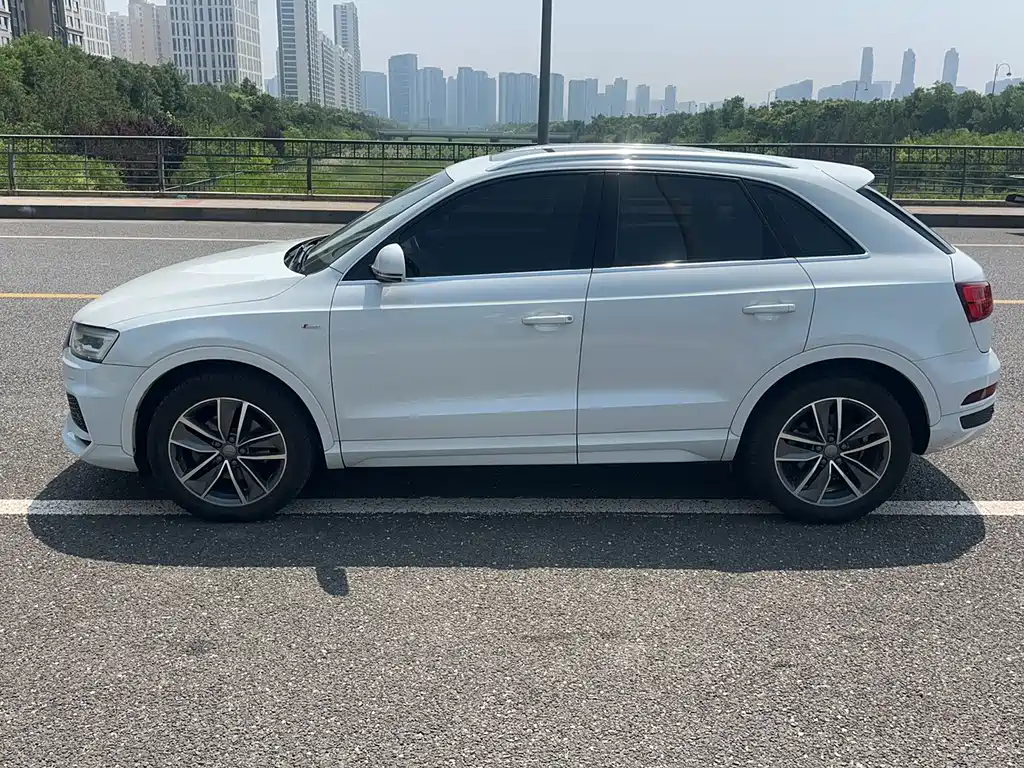 Audi Q3 2018 — фото 10
