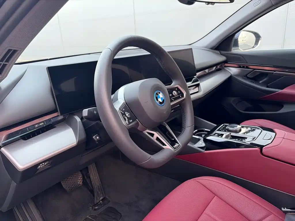 BMW i5 2025 — фото 10