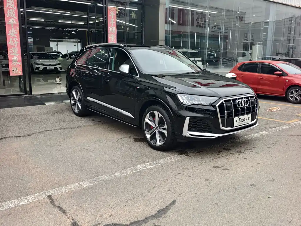 Audi Q7 2022 — фото 3
