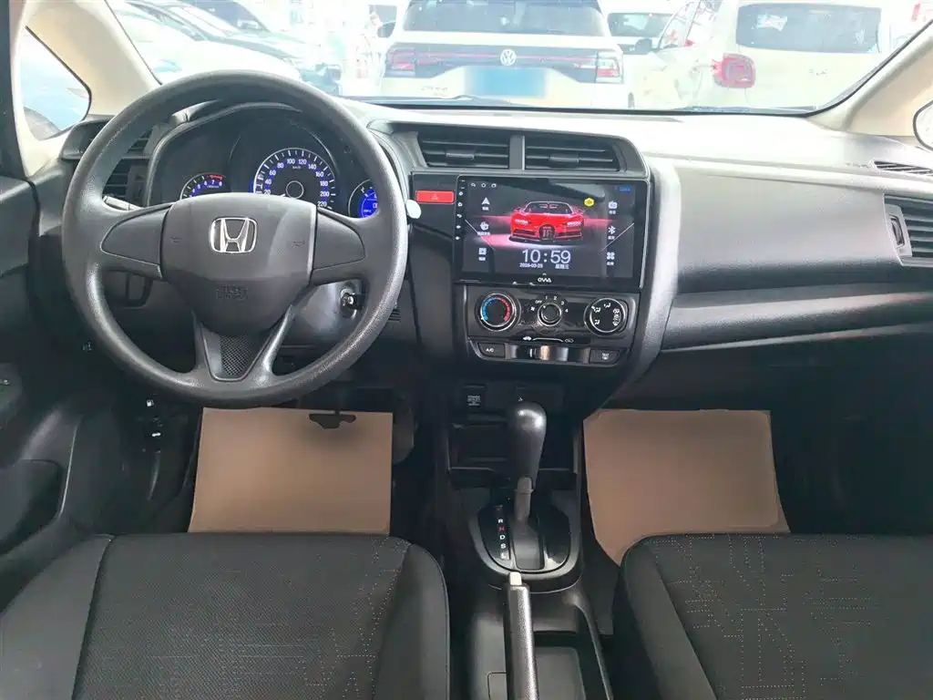 Honda Fit 2017 — фото 10