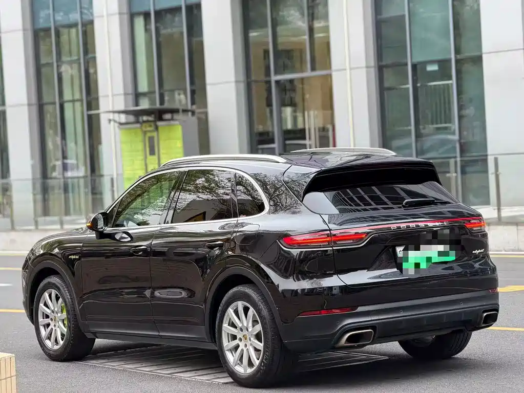 Porsche Cayenne Hybrid 2019 — фото 8