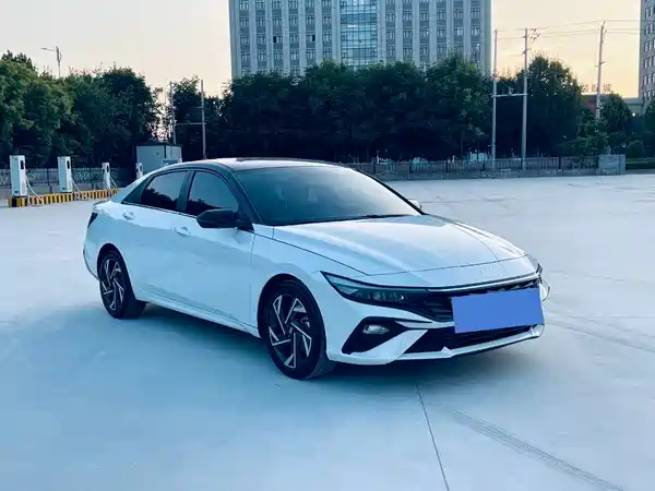 Hyundai Elantra 2023