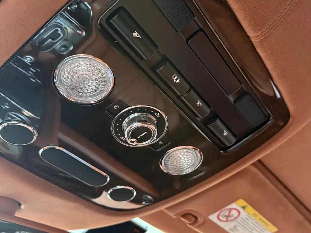 Bentley Flying Spur 2018 — фото 14
