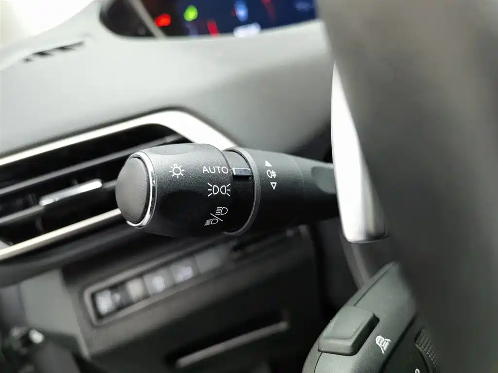 Peugeot 4008 2022 — фото 21
