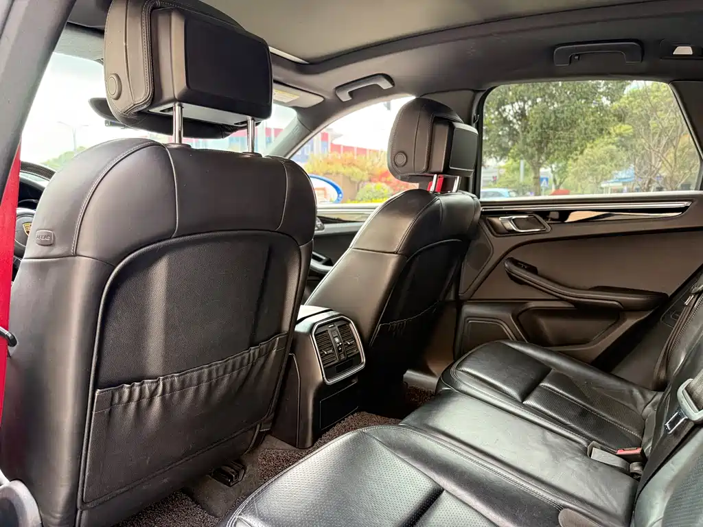 Porsche Macan 2015 — фото 10