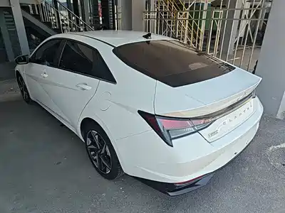 Hyundai Elantra 2022