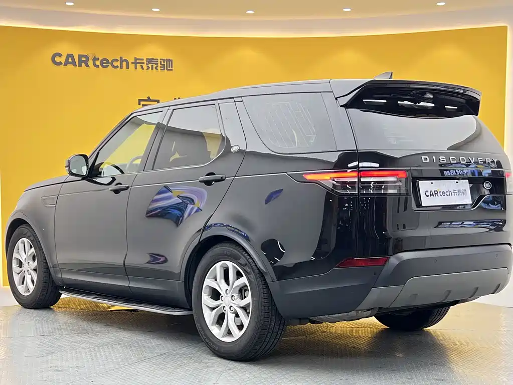 Land Rover Discovery 2018 — фото 32