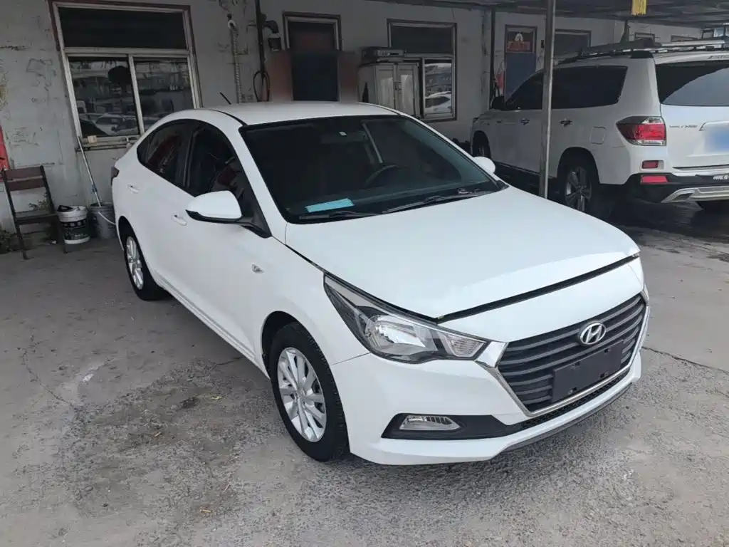 Hyundai Verna 2017 — фото 4
