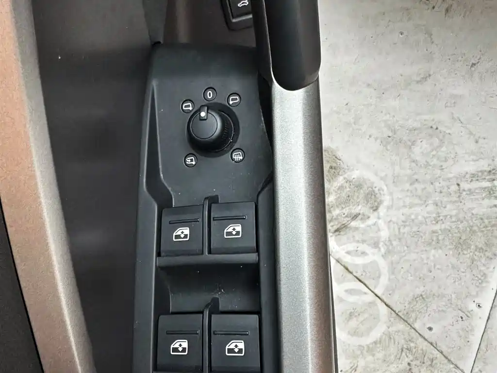 Audi Q3 2021 — фото 16