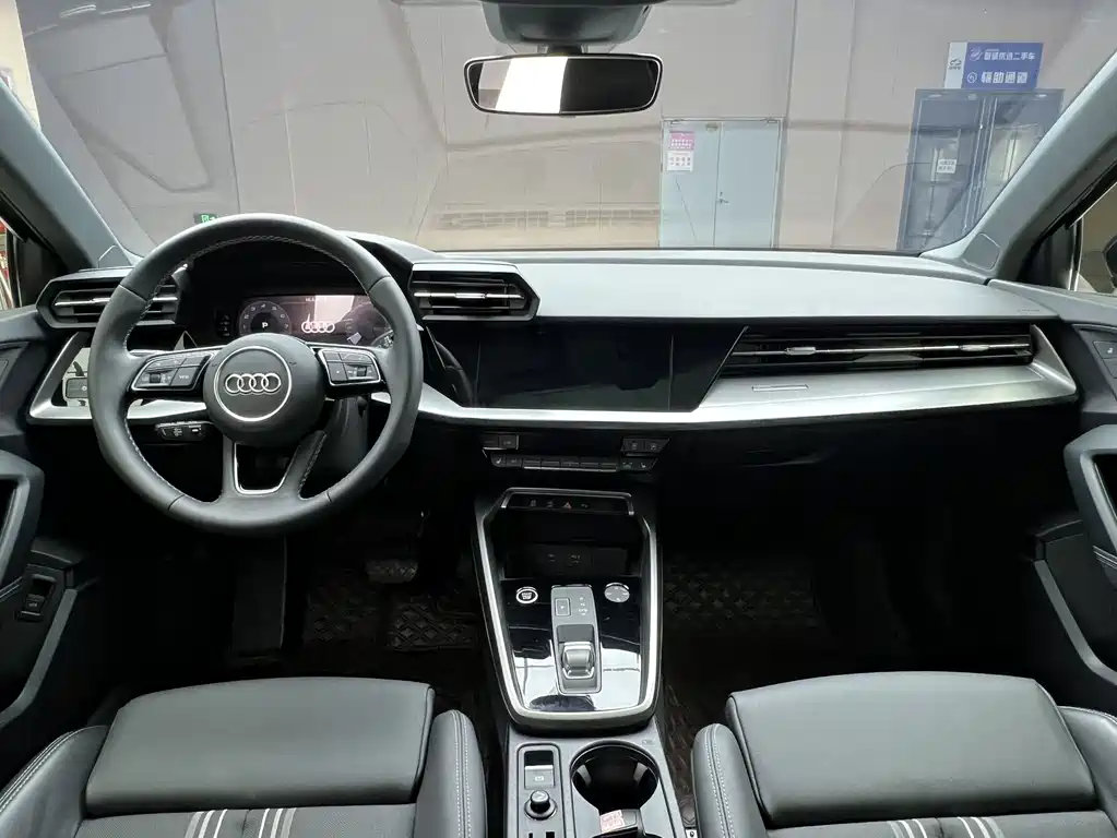 Audi A3 2023 — фото 15