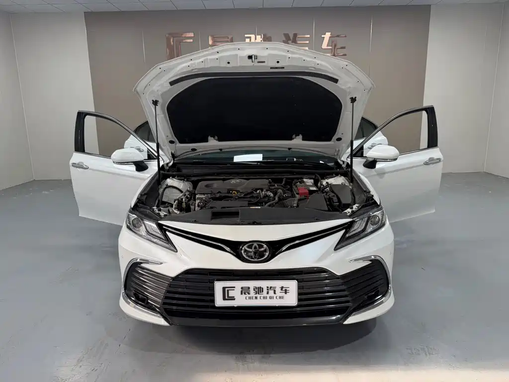 Toyota Camry 2023 — фото 15