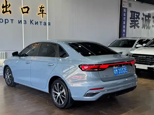 Geely Emgrand 2023