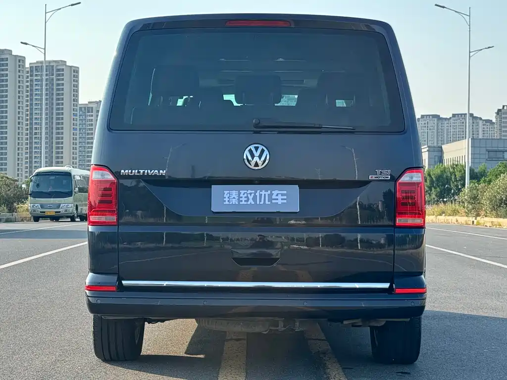 Volkswagen Multivan 2018 — фото 9