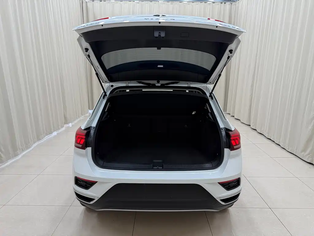 Volkswagen T-Roc 2023 — фото 20