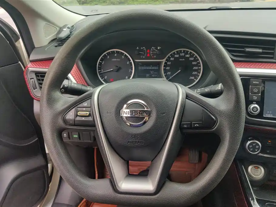 Nissan Bluebird 2018 — фото 15