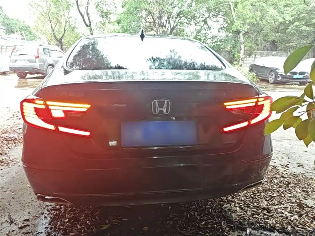 Honda Accord 2018 — фото 6