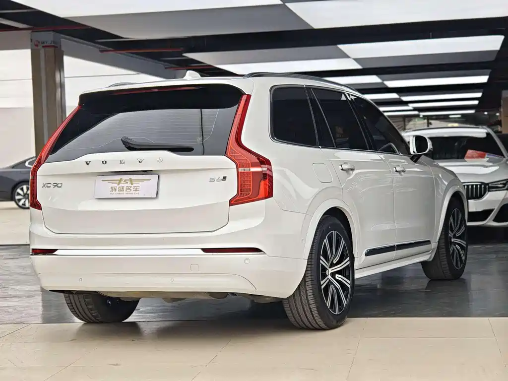 Volvo XC90 2023 — фото 15