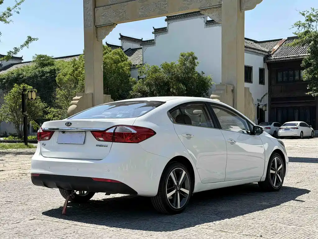 Kia K3 2016