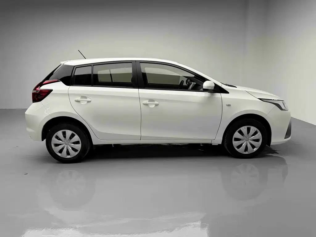 Toyota Yaris L 2019 — фото 3