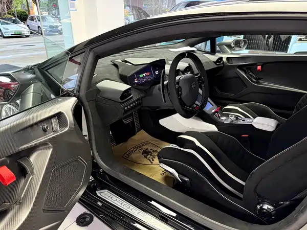 Lamborghini Huracan 2022