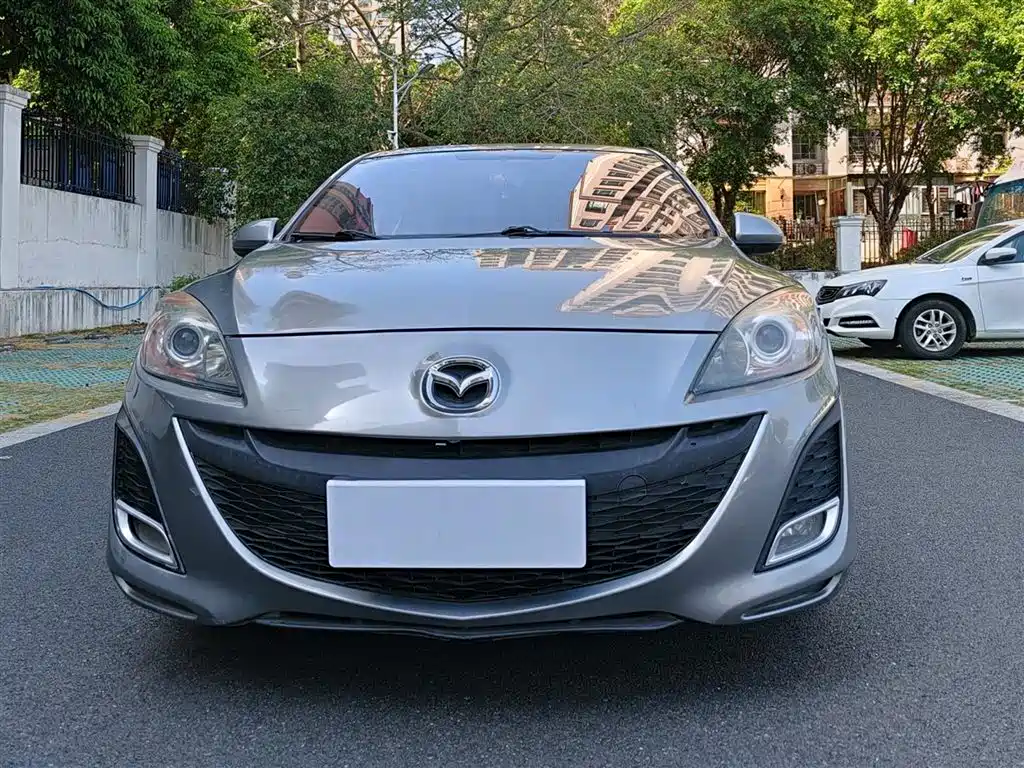 Mazda 3 Xingcheng 2012
