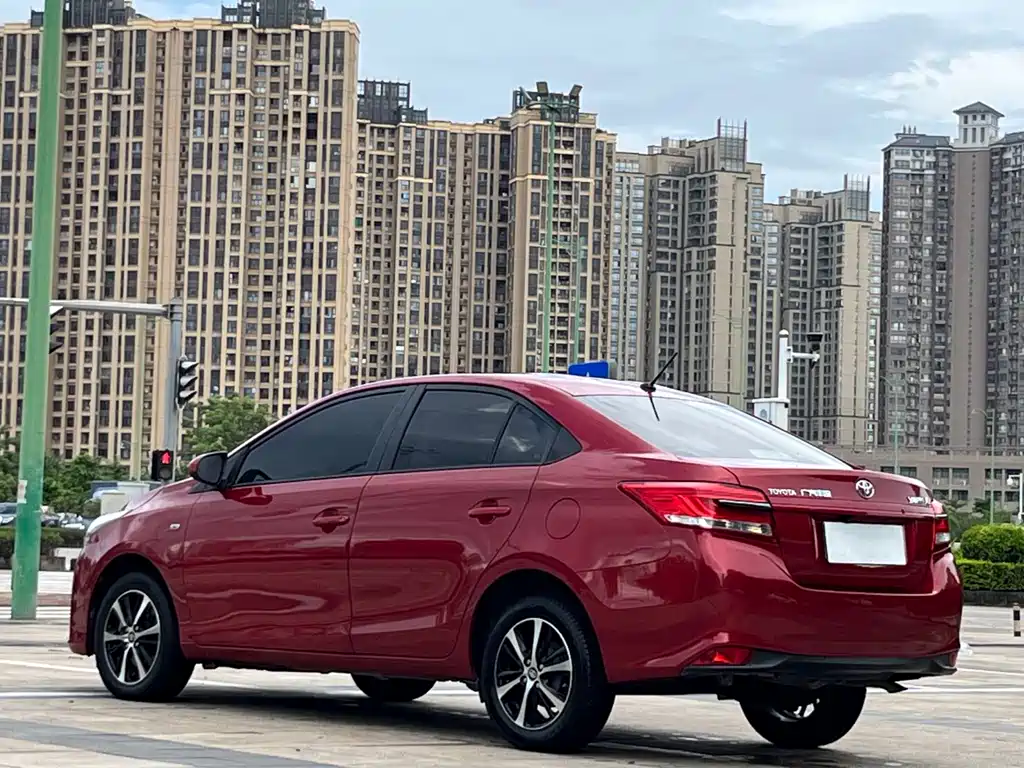 Toyota Yaris L 2019 — фото 9