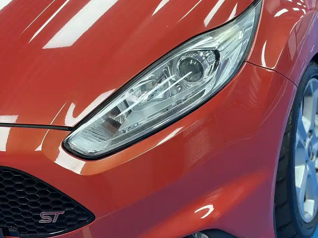 Ford Fiesta 2013 — фото 9