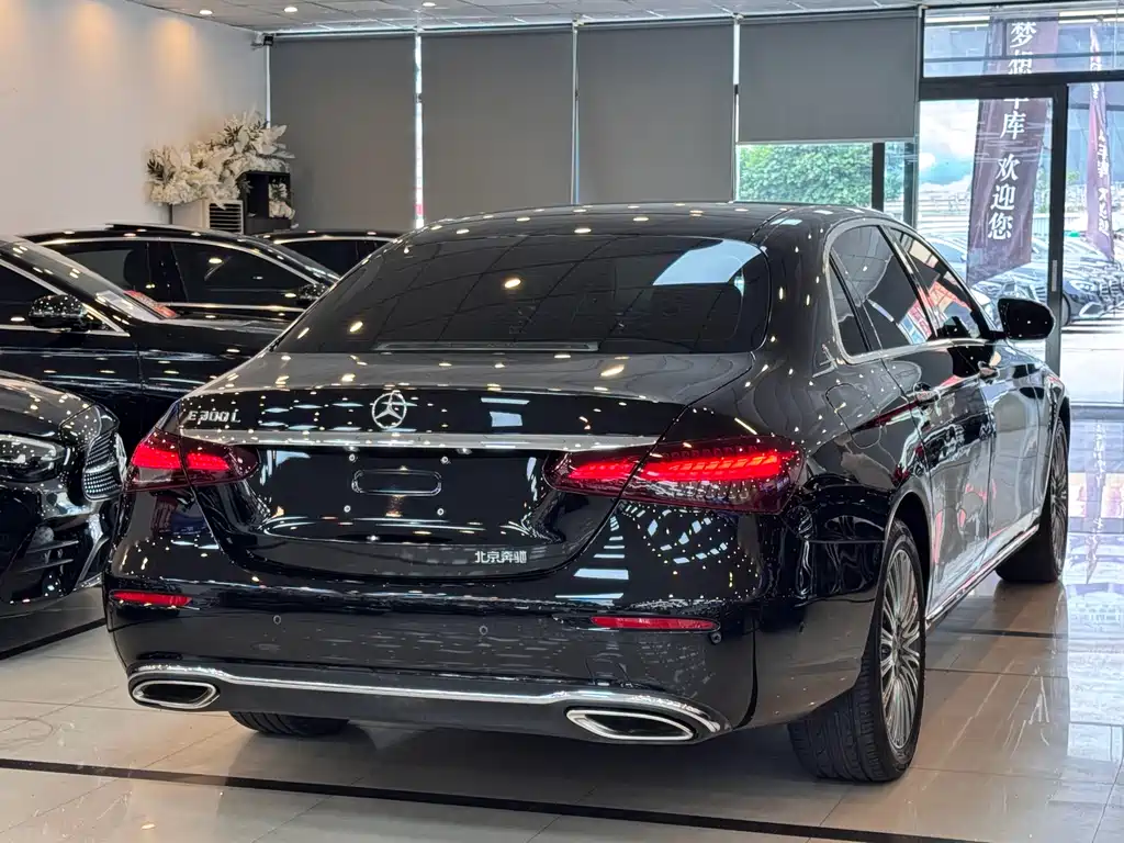 Mercedes-Benz E-Class 2023 — фото 20