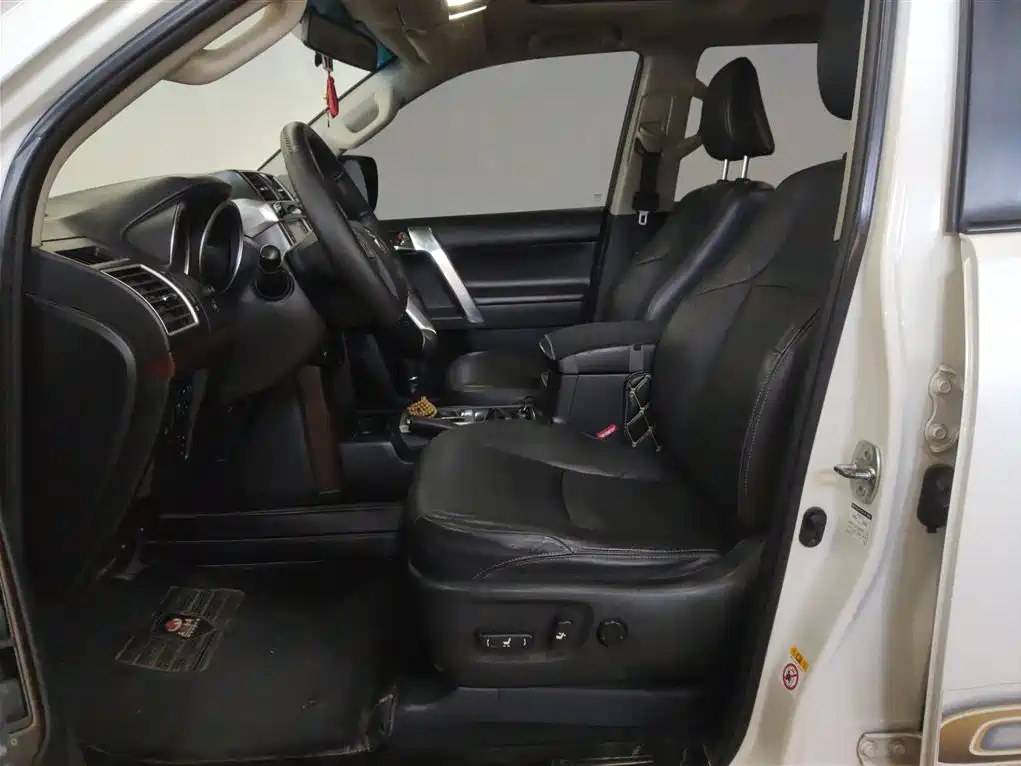 Toyota Prado 2016 — фото 15