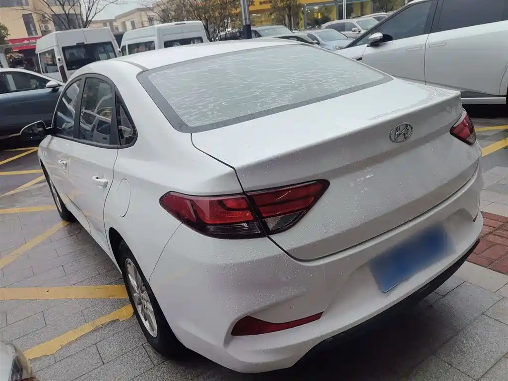 Hyundai Elantra 2020 — фото 5