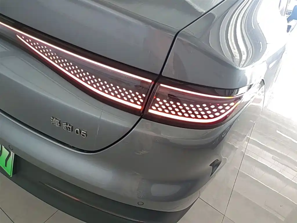 BYD Seal 05 DM-i 2025 — фото 8