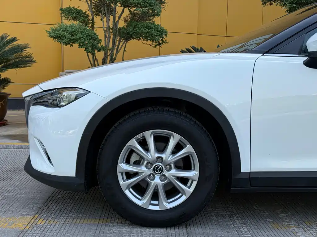 Mazda CX-4 2017 — фото 10