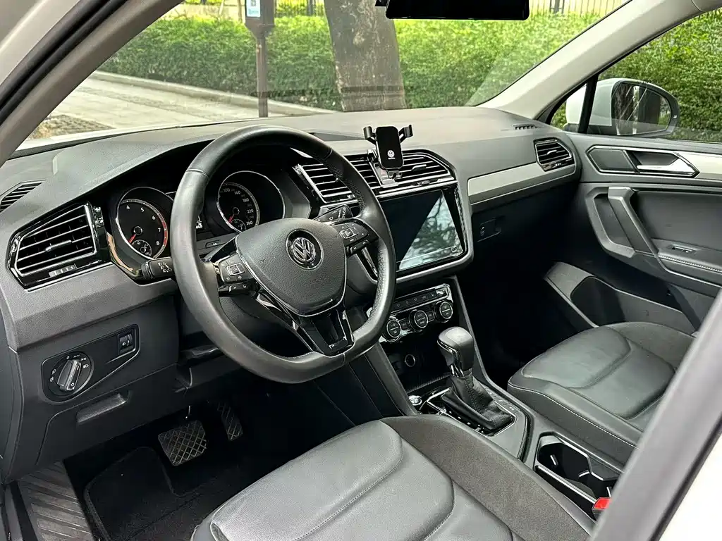 Volkswagen Tiguan L 2020 — фото 4