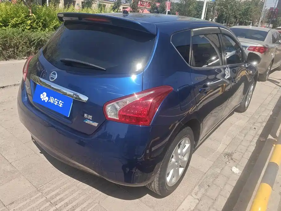 Nissan Tiida 2013