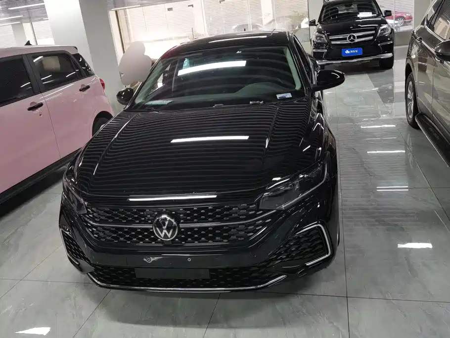 Volkswagen Passat 2023