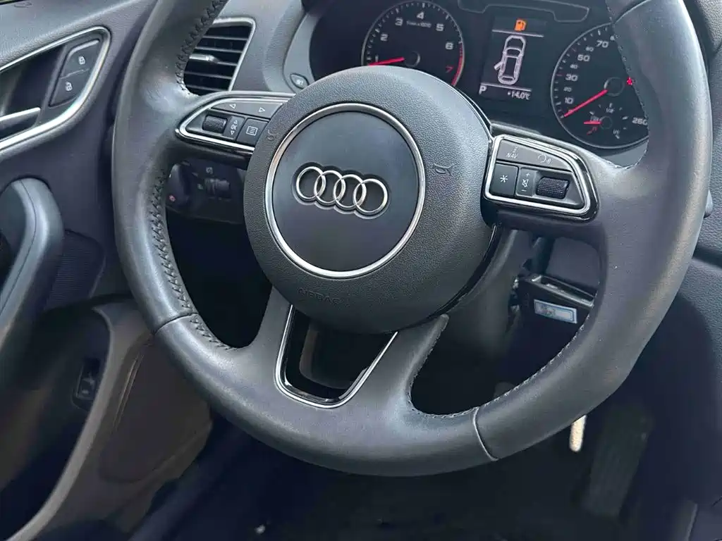 Audi Q3 2018 — фото 13