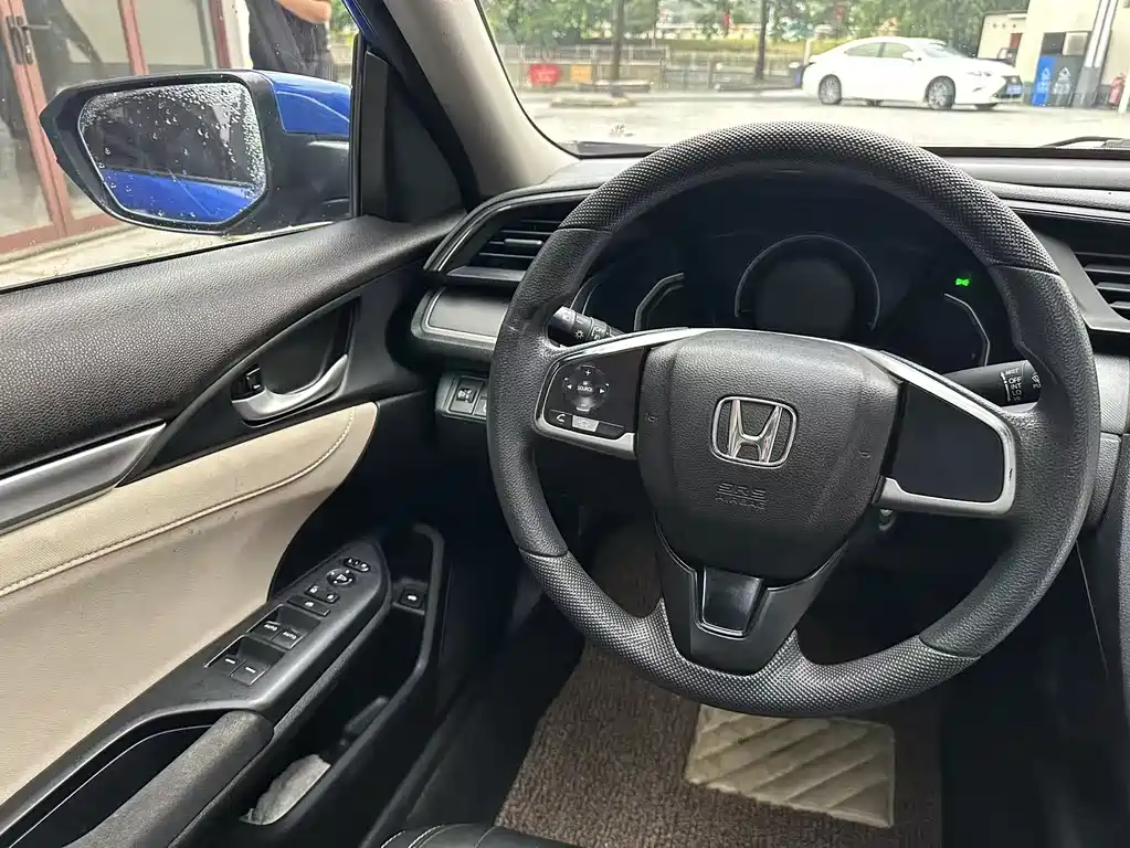 Honda Civic 2017 — фото 12