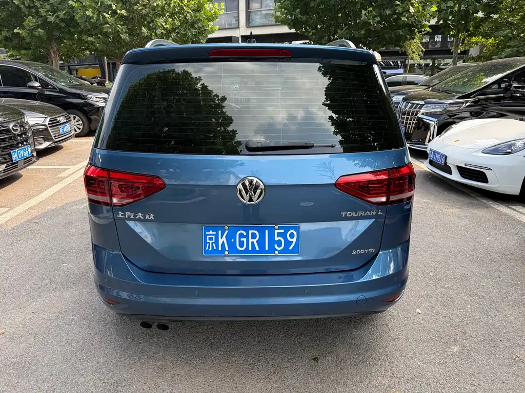 Volkswagen Touran 2017 — фото 5