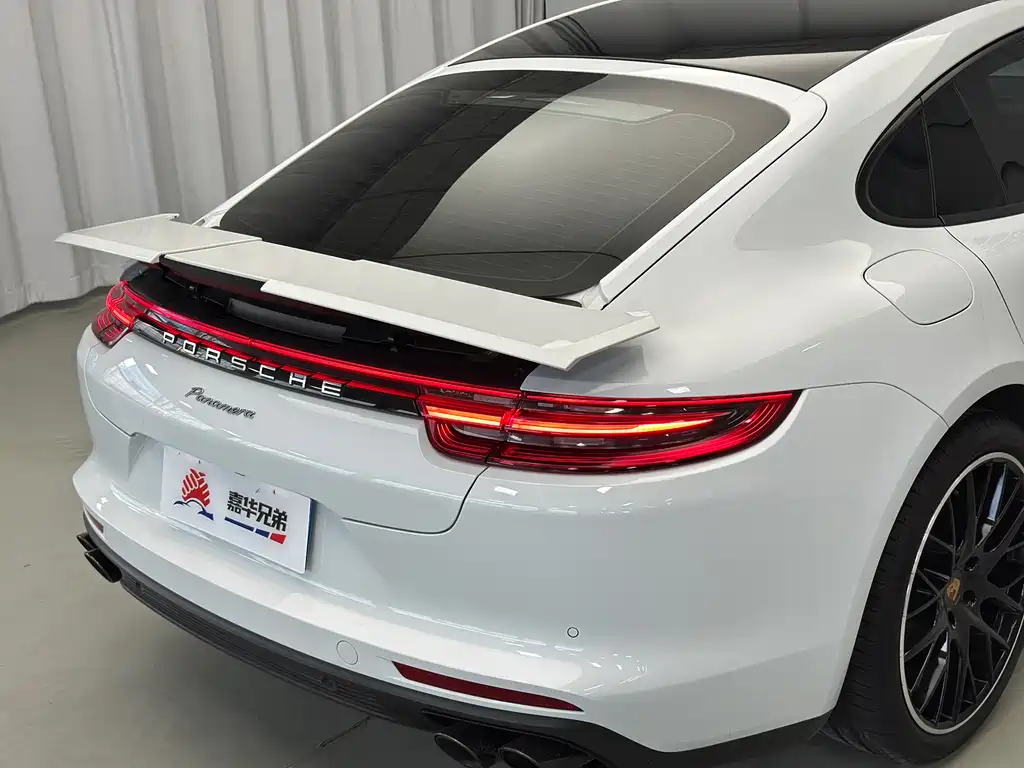 Porsche Panamera 2018 — фото 17