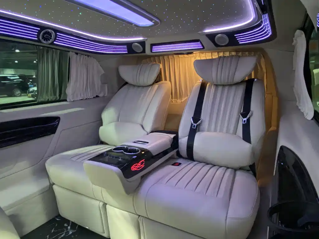 Mercedes-Benz Vito 2023 — фото 11
